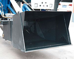 6800自上料搅拌车(图1)