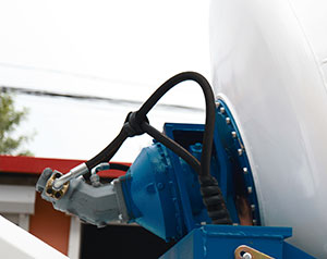 6800自上料搅拌车(图5)