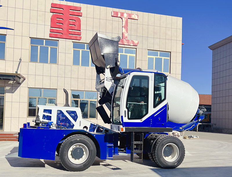 自上料搅拌车轮圈和轮胎的组合